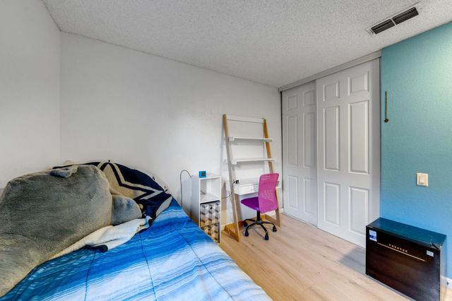 1229 Fall Creek Way, Sacramento, CA 95833