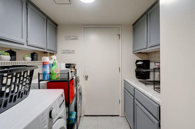 1229 Fall Creek Way, Sacramento, CA 95833