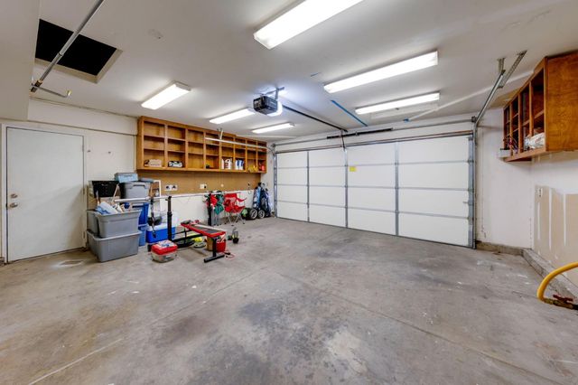 1229 Fall Creek Way, Sacramento, CA 95833