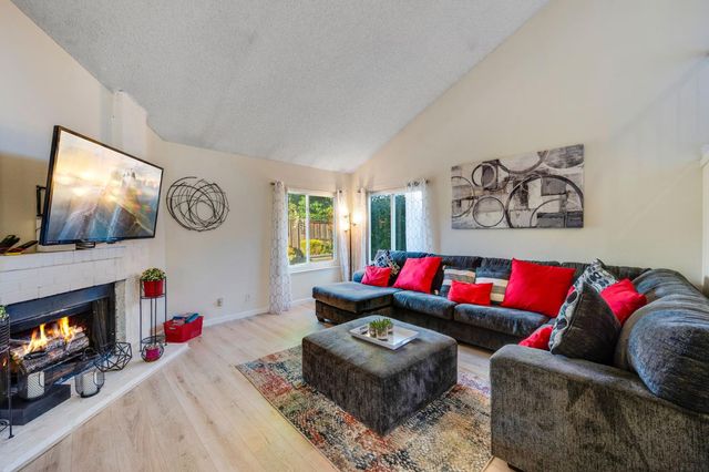 1229 Fall Creek Way, Sacramento, CA 95833