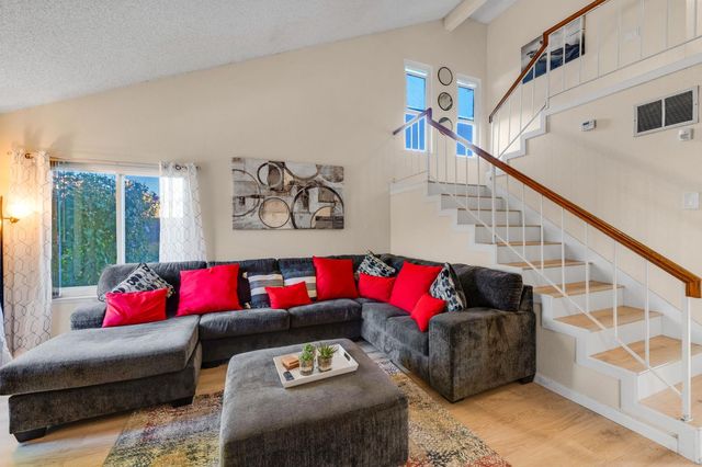 1229 Fall Creek Way, Sacramento, CA 95833
