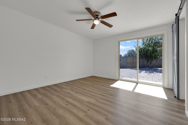 7048 N Northlight Drive, Tucson, AZ 85741