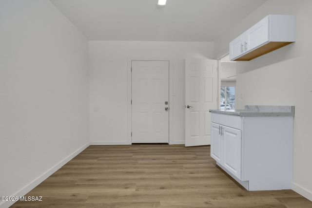 7048 N Northlight Drive, Tucson, AZ 85741