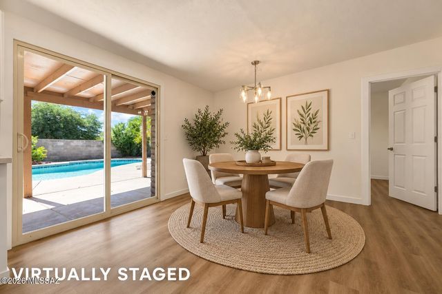 7048 N Northlight Drive, Tucson, AZ 85741