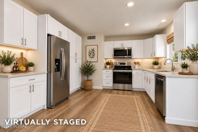 7048 N Northlight Drive, Tucson, AZ 85741