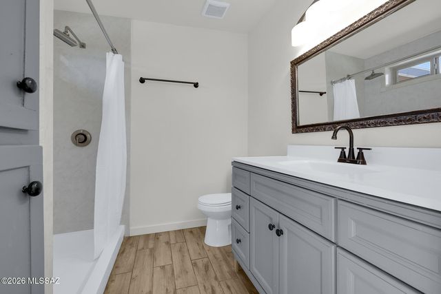 7048 N Northlight Drive, Tucson, AZ 85741