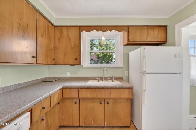 326 E Dudley Street, Maumee, OH 43537