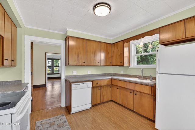 326 E Dudley Street, Maumee, OH 43537