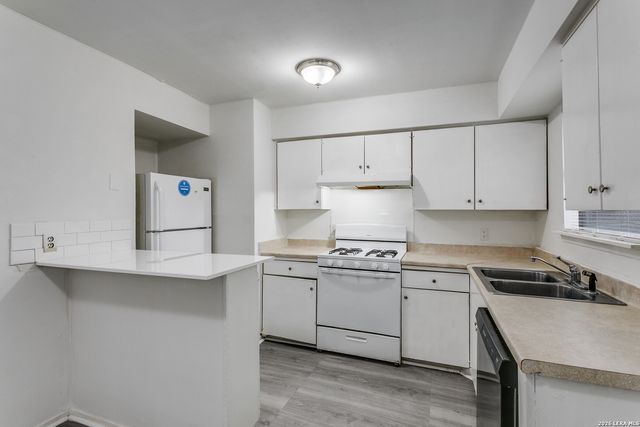 528 Southtrail, San Antonio, TX 78216