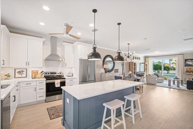 135 BATH CLUB CIRCLE, North Redington Beach, FL 33708