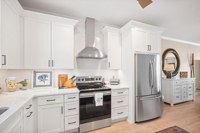 135 BATH CLUB CIRCLE, North Redington Beach, FL 33708