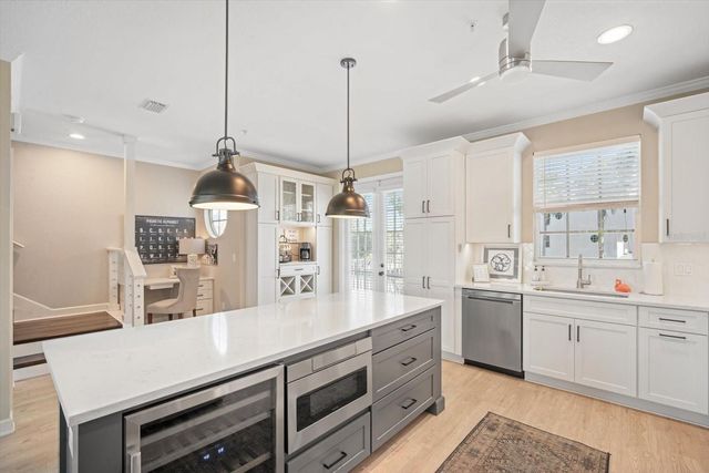 135 BATH CLUB CIRCLE, North Redington Beach, FL 33708