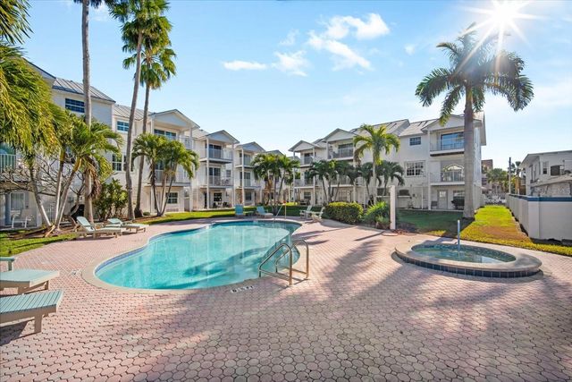 135 BATH CLUB CIRCLE, North Redington Beach, FL 33708