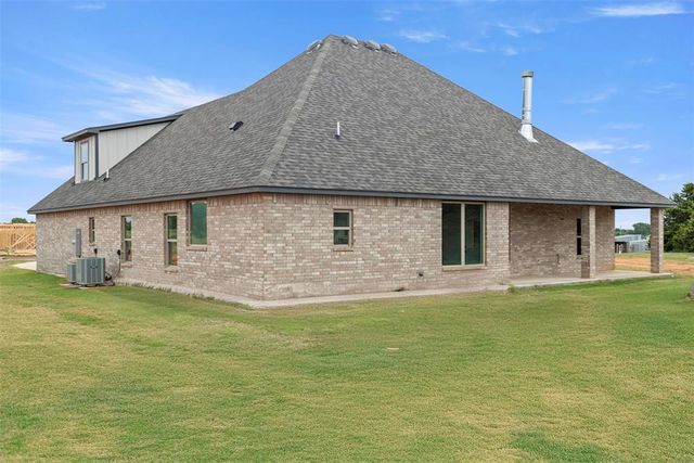 1925 Valley Ranch Road, Blanchard, OK 73010