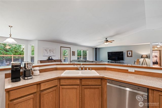 526 Haywire Road, Winlock, WA 98596