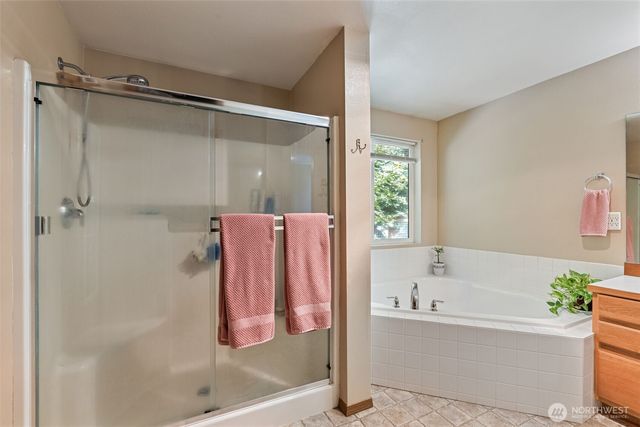 526 Haywire Road, Winlock, WA 98596