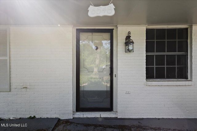 6548 George Washington Drive, Jackson, MS 39213