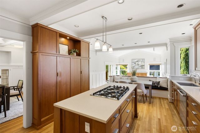 1625 7th Avenue W, Seattle, WA 98119