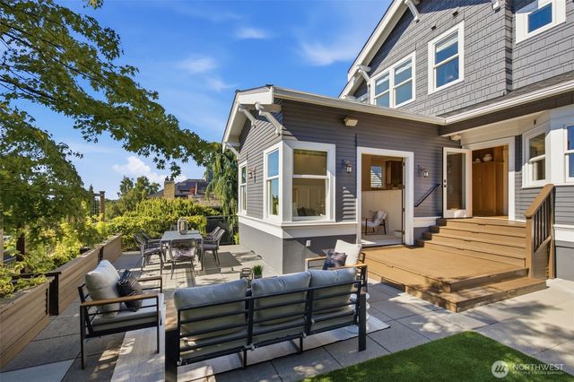 1625 7th Avenue W, Seattle, WA 98119