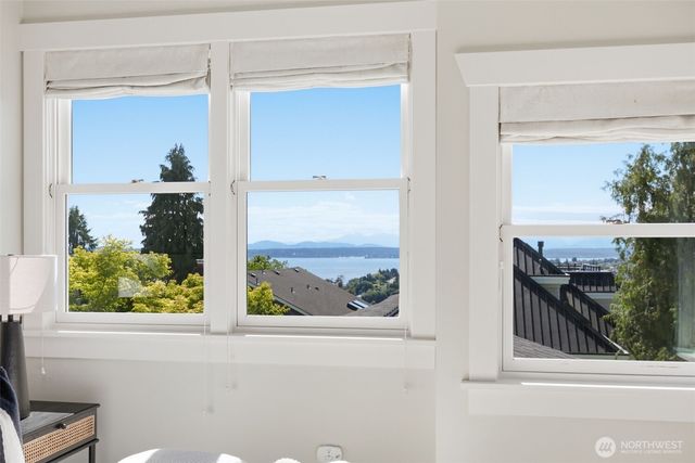 1625 7th Avenue W, Seattle, WA 98119