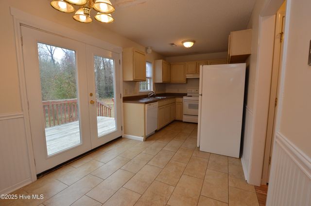 805 Huff Drive, Jacksonville, NC 28546