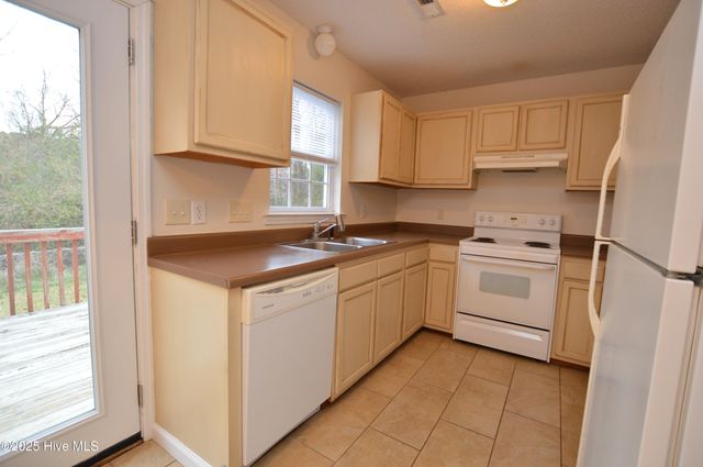 805 Huff Drive, Jacksonville, NC 28546