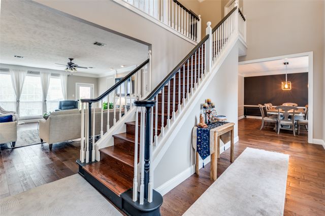 2204 Yaupon Drive, Irving, TX 75063