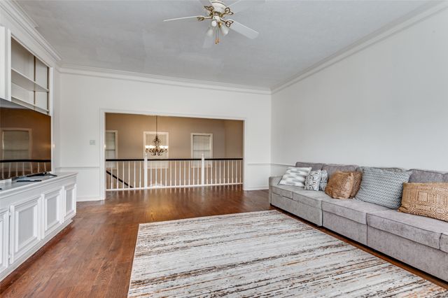 2204 Yaupon Drive, Irving, TX 75063