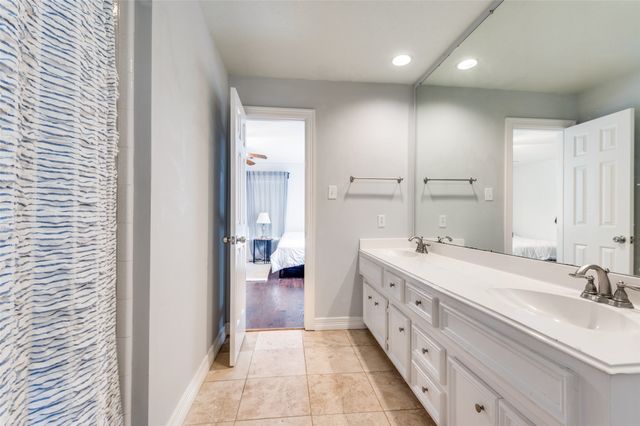 2204 Yaupon Drive, Irving, TX 75063