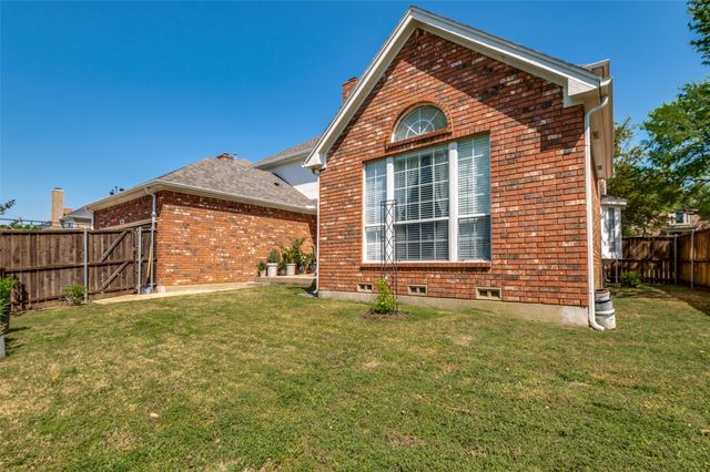 2204 Yaupon Drive, Irving, TX 75063