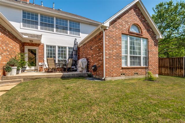 2204 Yaupon Drive, Irving, TX 75063
