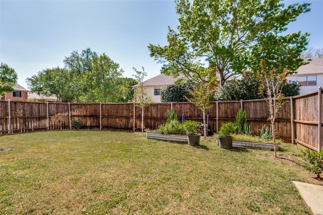 2204 Yaupon Drive, Irving, TX 75063