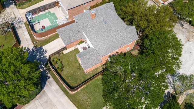 2204 Yaupon Drive, Irving, TX 75063