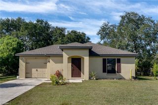824 Umber DR, Fort Myers, FL 33913