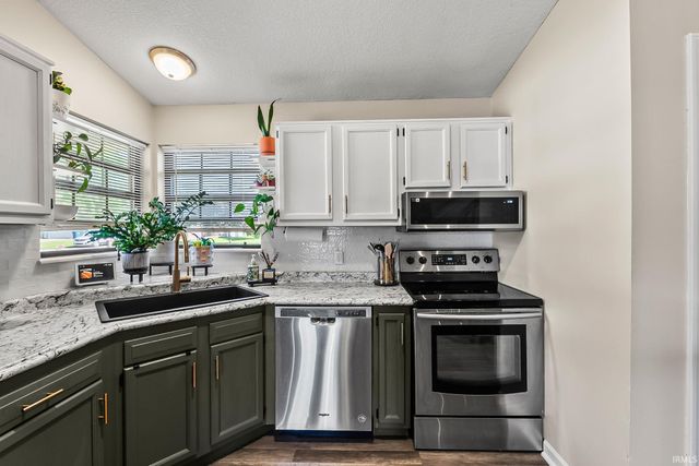 6709 Goldenrod Place, Fort Wayne, IN 46835