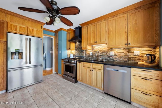 5 Forman Avenue, Monroe, NJ 08831