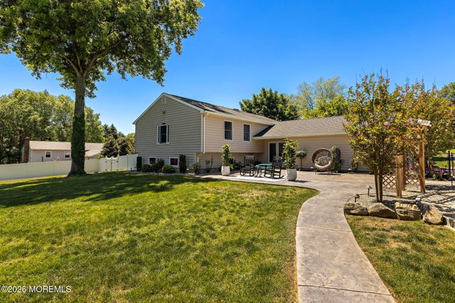 5 Forman Avenue, Monroe, NJ 08831