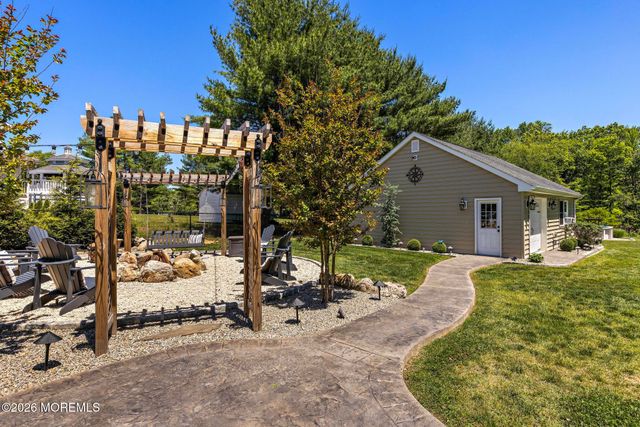 5 Forman Avenue, Monroe, NJ 08831