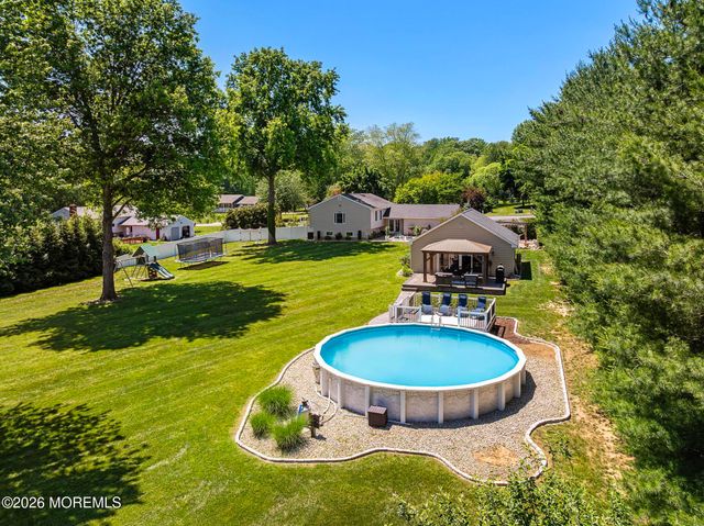 5 Forman Avenue, Monroe, NJ 08831