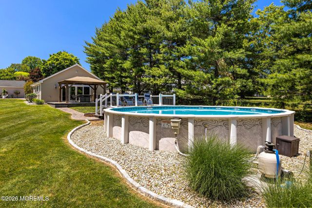 5 Forman Avenue, Monroe, NJ 08831