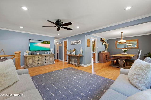 5 Forman Avenue, Monroe, NJ 08831