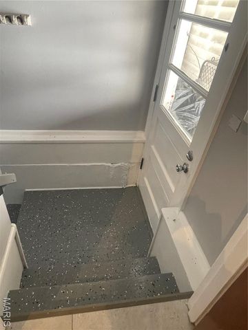 805 Saint Patrice Lane, Florissant, MO 63031