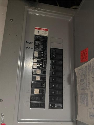 805 Saint Patrice Lane, Florissant, MO 63031