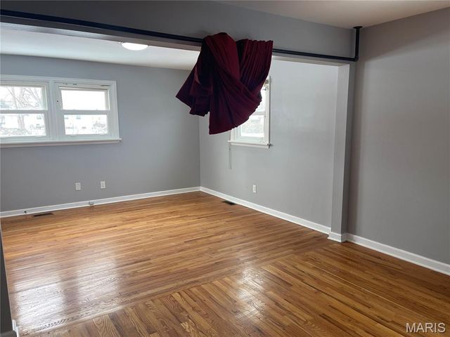 805 Saint Patrice Lane, Florissant, MO 63031