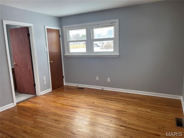 805 Saint Patrice Lane, Florissant, MO 63031