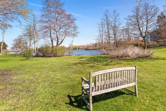 176 Mill Rd 4BU, Falmouth, MA 02540