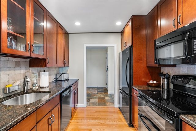 176 Mill Rd 4BU, Falmouth, MA 02540