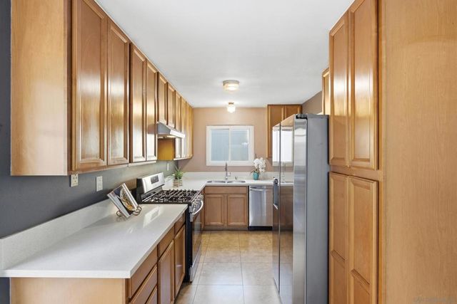1880 Hanford Dr, San Diego, CA 92111