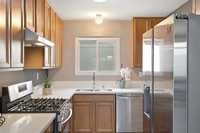 1880 Hanford Dr, San Diego, CA 92111