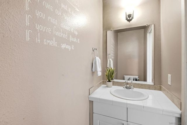 1880 Hanford Dr, San Diego, CA 92111